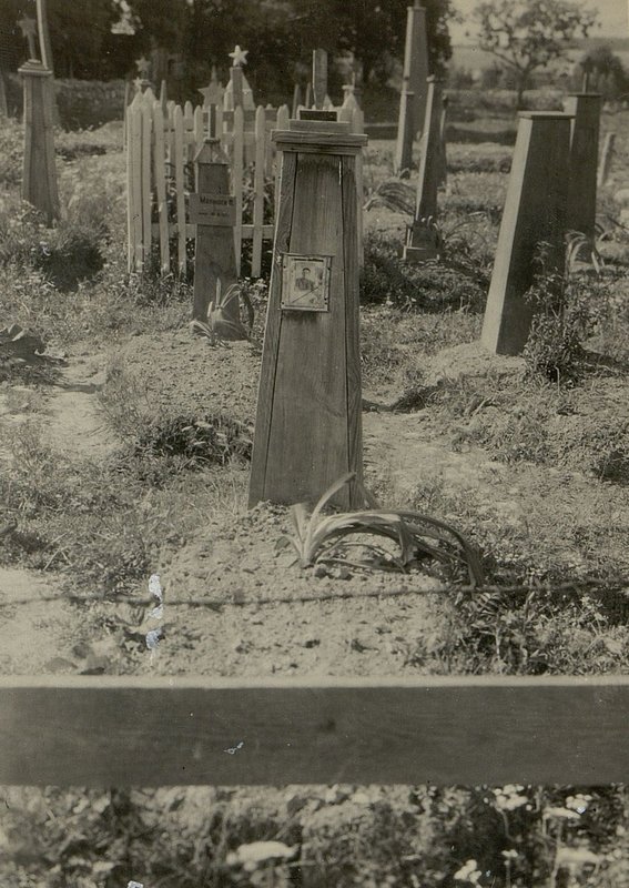 Image: Military burial of an unknown captain, Shchuchin, north-western outskirts