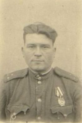 Image: Commander of the 3rd rifle battalion, senior lieutenant Mikhail Lobyznov