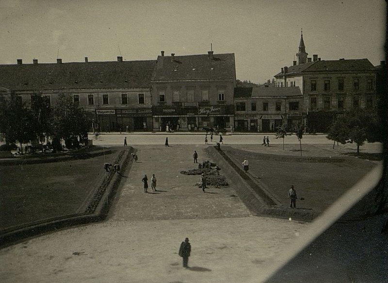 Фотография: Благоустройство площади