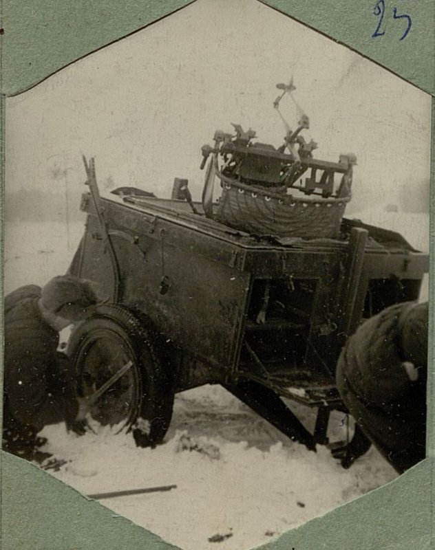Фотография: Альбом с фотографиями боевых действий частей 31 армии и зверствах немцев в Калининградской области, 1941 год