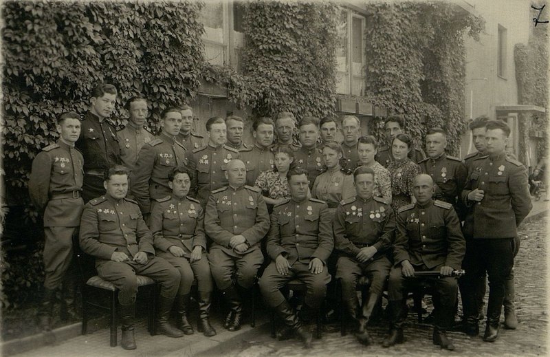 Фотография: Группа офицеров Штаба артиллерии 18 армии