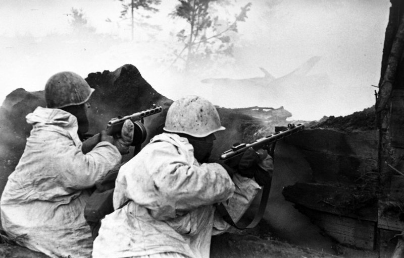 Soldiers of Commander Fedorov's unit fight during breaking the Siege of Leningrad