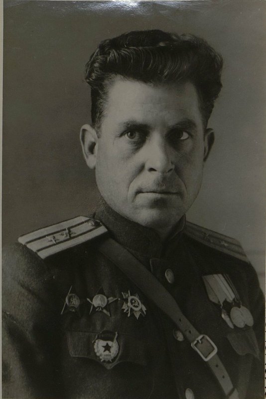 Фотография: Командир Отдельной Гвардейской Зенитной Артиллерийской Батареи Гвардии Майор Воробьев П.Г.