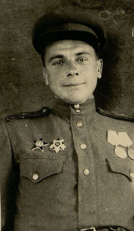 Фотография: Старший лейтенант Арсентий Степанович Наумов, коммунист