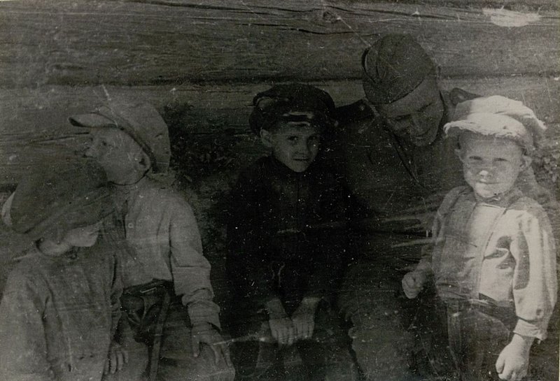 Фотография: Красное Знамя 352 Стрелковой Оршанской Краснознаменной Ордена Суворова Дивизии