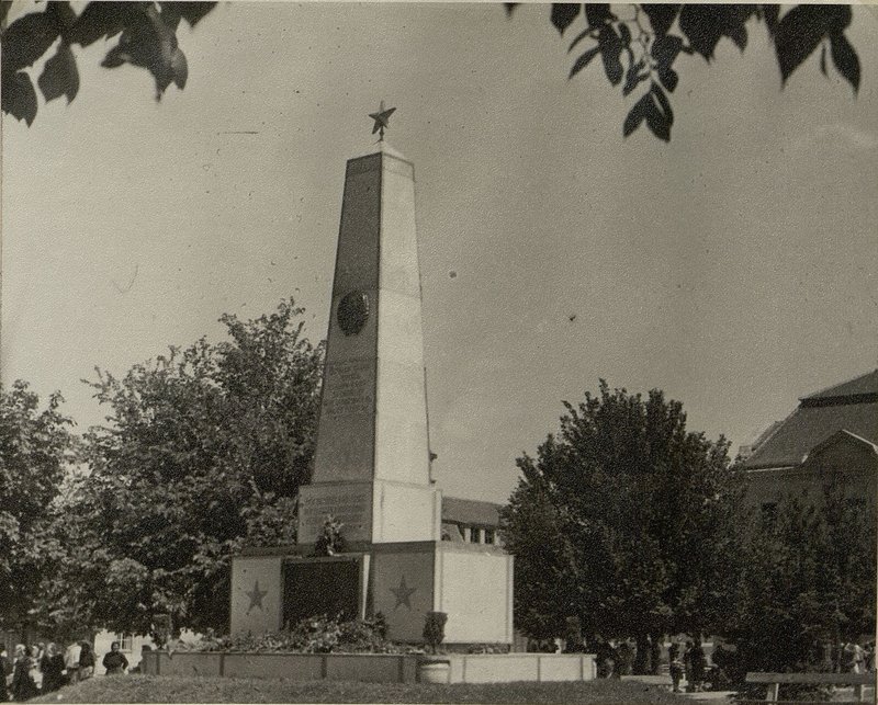 Image: Town of Mesetur. Monument in the city center