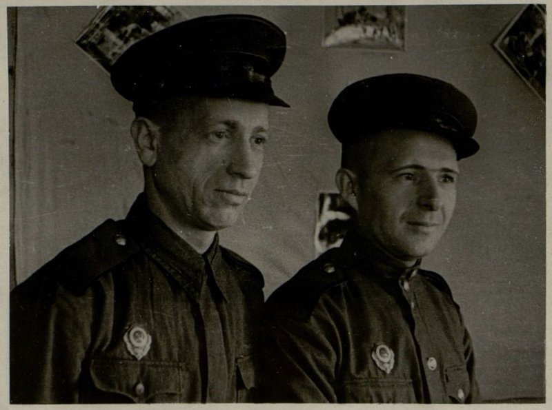 Фотография: Красноармейцы Миронов и Иванов