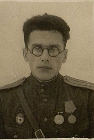 Image: Chief of Staff of the 192 guards rifle regiment, Guards Major G.S. Kholoshnya