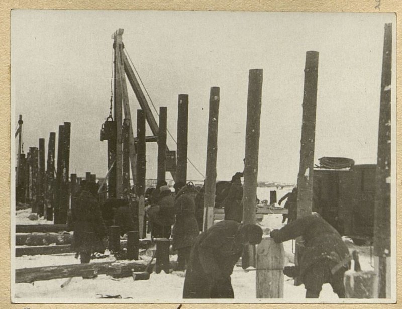 Image: Driving and filing of piles at a given elevation