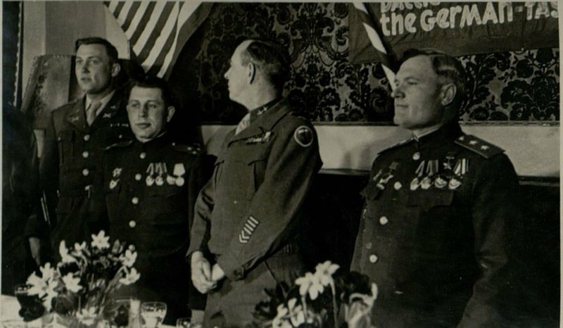 Фотография: Встреча с союзниками в городе Виттенберге