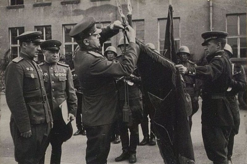 Фотография: День вручения ордена Красного Знамени 138 ИСБ