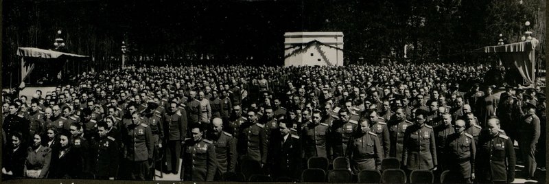 Фотография: Митинг в Доме Красной Армии, посвященный Дню Победы 9 Мая 1945 г.