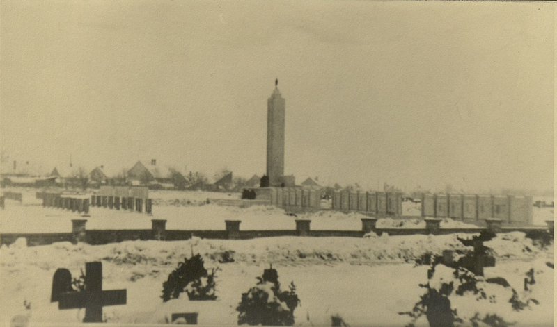 Фотография: г. Капошвар. Общий вид воинского кладбища (Вост. окр.)