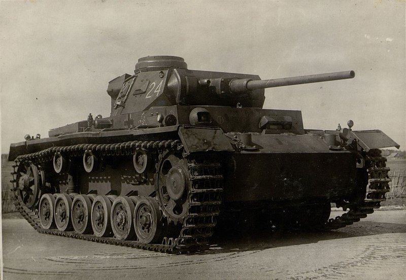 Фотография: Средний танк T-III (с 50-мм длинноствольной пушкой)