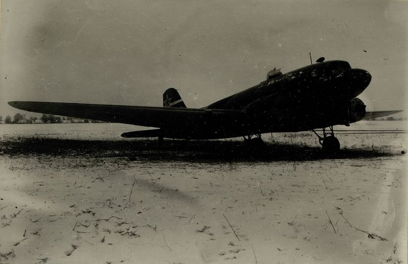 Фотография: Самолет ЛИ-2 на старте перед вылетом