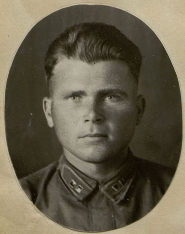 Фотография: Командир снайперского взвода лейтенант Мацокин