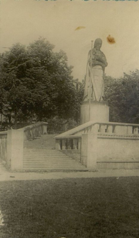 Фотография: Гор. Хомутов. Городской сад