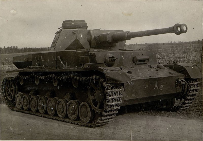 Фотография: Средний танк T-IV (с 75-мм длинноствольной пушкой)