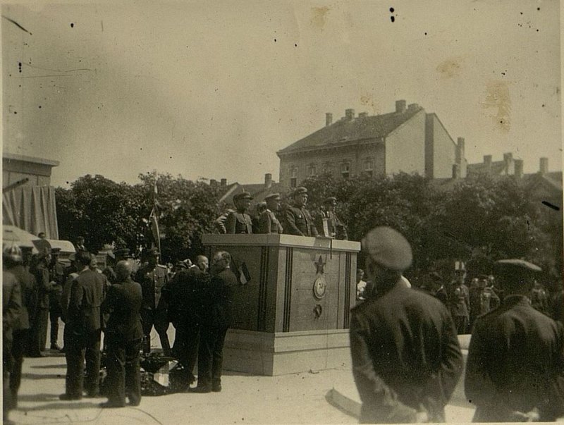Фотография: В день открытия памятника