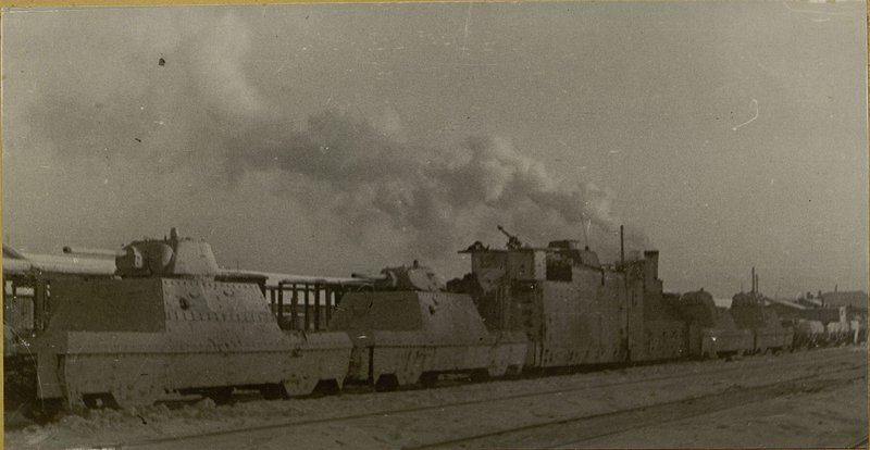 Image: General view of the armored train BP-43