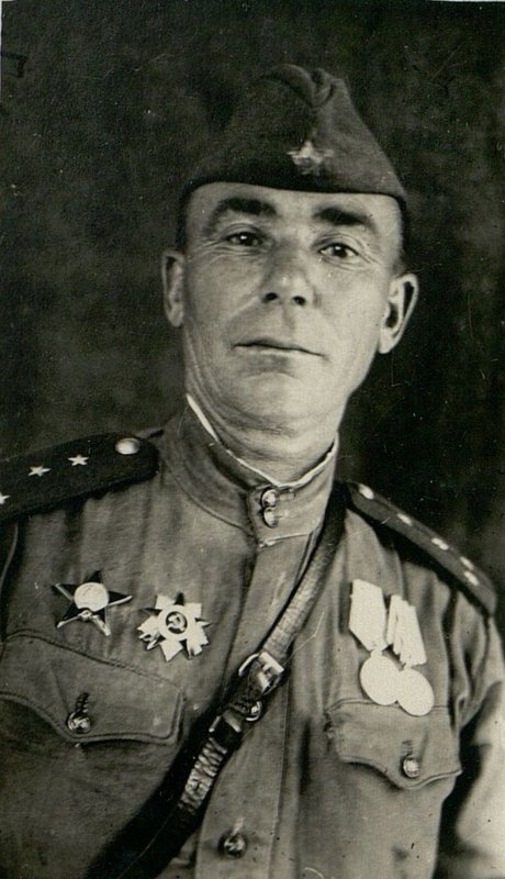 Фотография: Капитан Василий Степанович Девяткин, коммунист