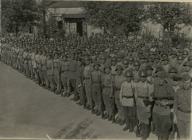 Фотография: 1 батальон 404 стрелкового полка отличившийся в боях за малый Хунанган
