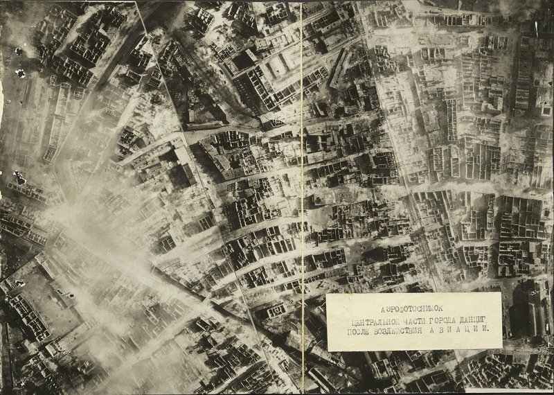 Image: Aerial view of Danzig city center after exposure to aviation