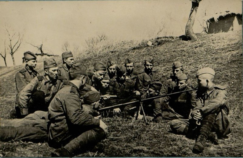 Image: Combat training in the area of the Neisse river before the start of the spring offensive in 1945