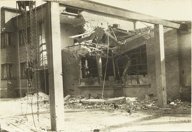 Image: Danzig. Tool shop of a mechanical plant in the port destroyed by bomb hits
