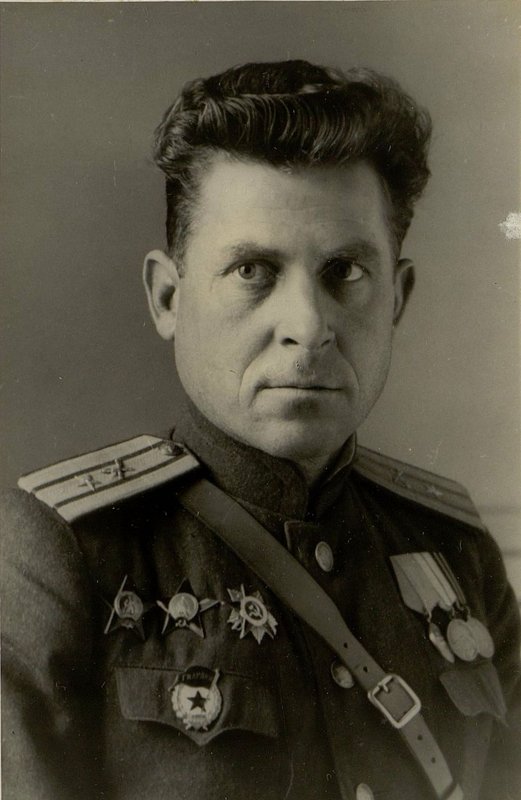 Фотография: Командир Отдельной Гвардейской Зенитной Артиллерийской Батареи Гвардии Майор Воробьев П.Г.
