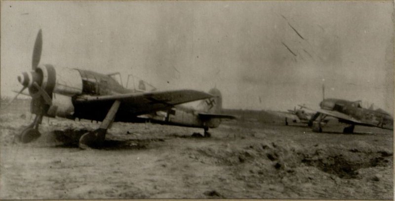 Фотография: Результаты действий нашей авиации по аэродромам Нойендорф и Нойтиф