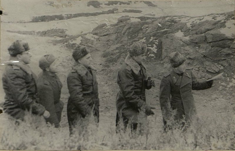 Image: The chief of staff of the 5th Guards Army reports on the situation at the Observation Point. 1. Major General Krivulin 3. Major General Sukharev 4. Lieutenant General Zhadov 5. Major General Lyamin