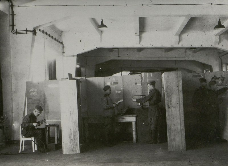 Фотография: История 6 подвижной авиаремонтной базы
