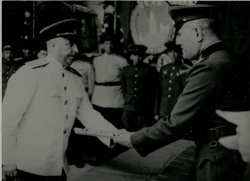 Фотография: Физкультурный парад в день открытия военизированной армейской спартакиады на стадионе "Юнак", г. София