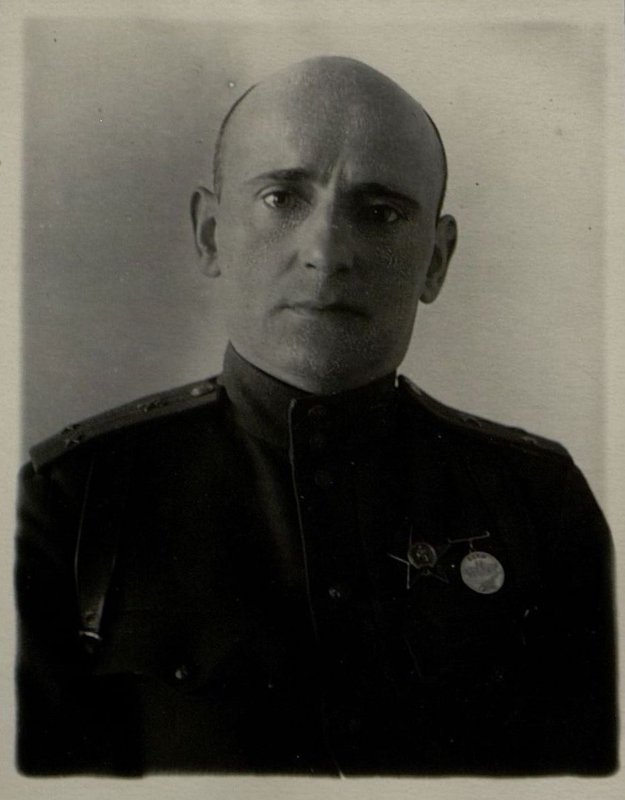 Фотография: Помощник командира  Бригады Инженер-Подполковник М.С. Рошаль