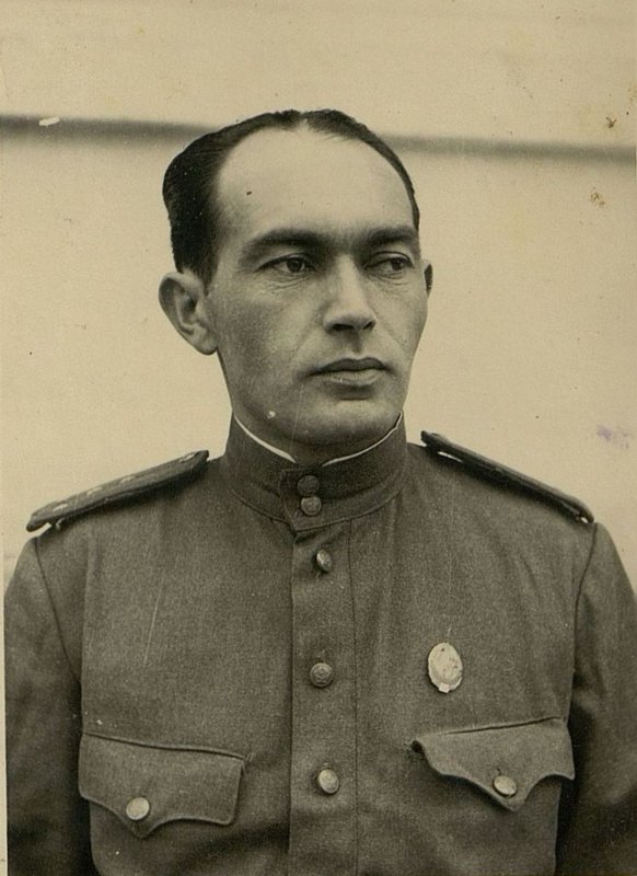 Фотография: Помощник командира  батальона по техчасти инженер капитан Могилевский Ш.М.