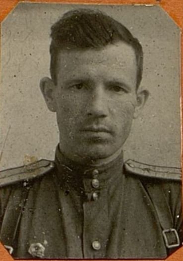 Image: Assistant to the Head of the Division Senior Lieutenant of the Quartermaster Service I.F.