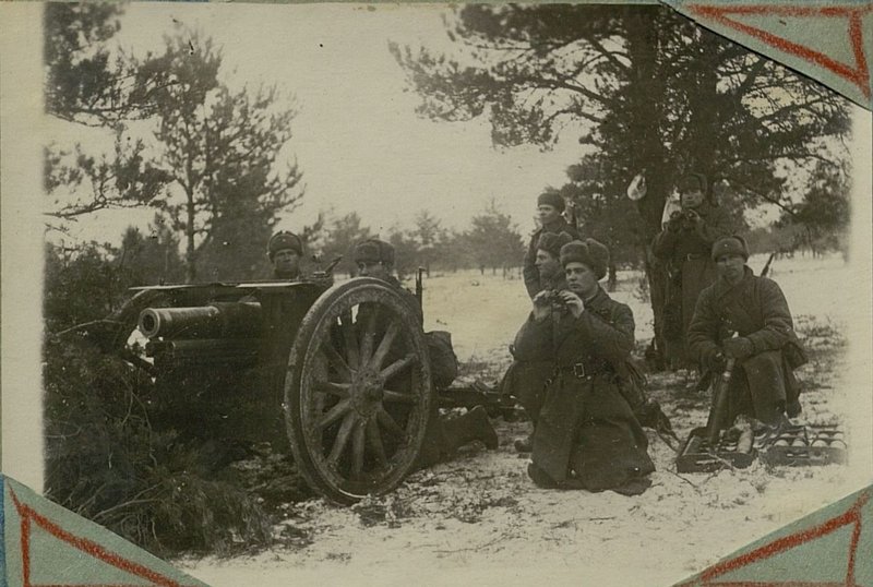 Image: The gun crew of Comrade Logushev of the 634th Infantry Regiment Destroyed by direct fire a wooden-earthen enemy weapon point with servants and ammunition storage