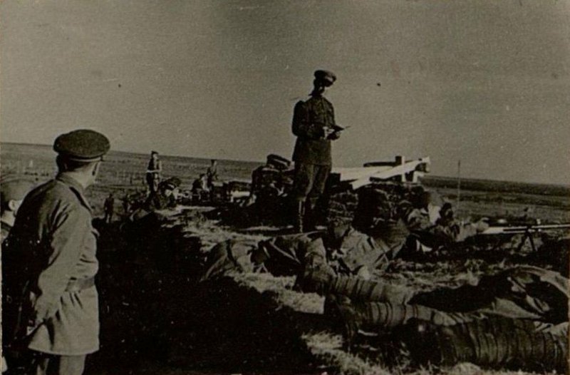 Фотография: Начальник штаба округа генерал майор Богданович во время инспекторской поверки