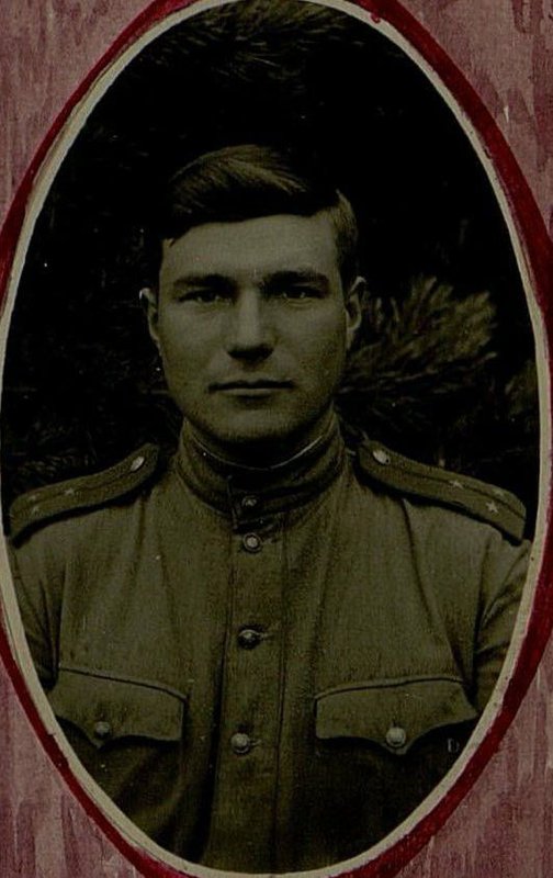 Фотография: Старший лейтенант интендантской службы Мотора А. Начальник продовольственного снабжения