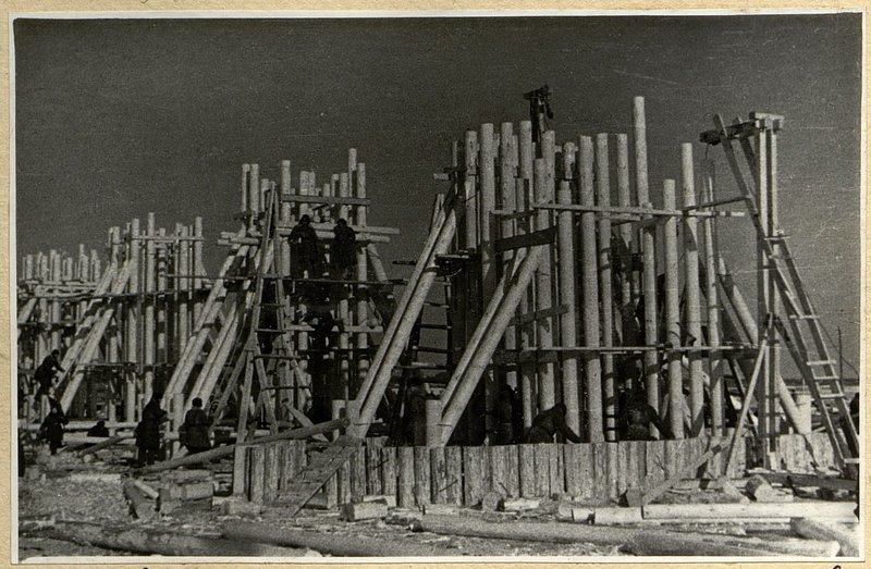 Фотография: Обстройка опор под пролетн. стр. длиной 19,8 м и устройство ледозащитных ограждений