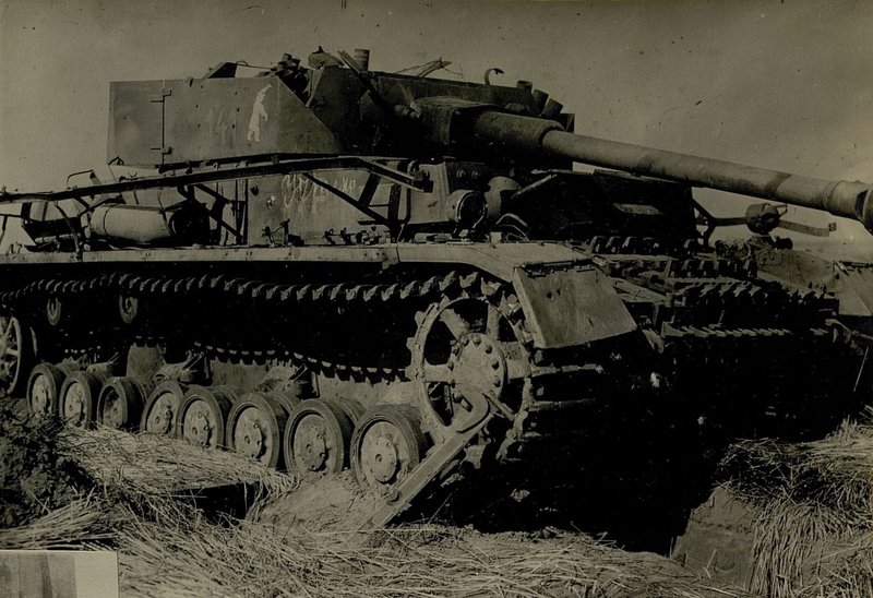 Image: German heavy tanks destroyed by our artillery fire. District - Samodurovka, Teploe