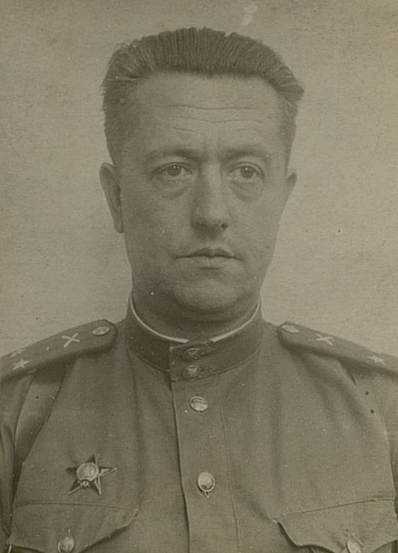 Фотография: Подполковник Букач Александр Григорьевич. Командир 1235 армейского пушечного артиллерийского полка