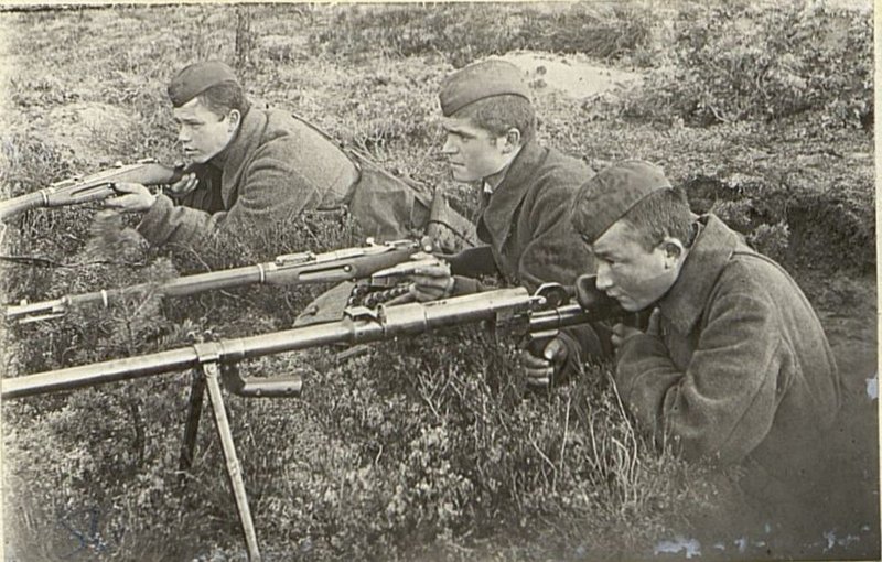 Image: Anti-tank crew