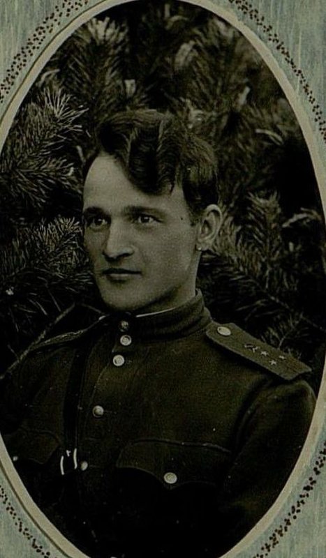 Фотография: Старший лейтенант  интендантской службы Лапшин А.М. начальник финансовой части