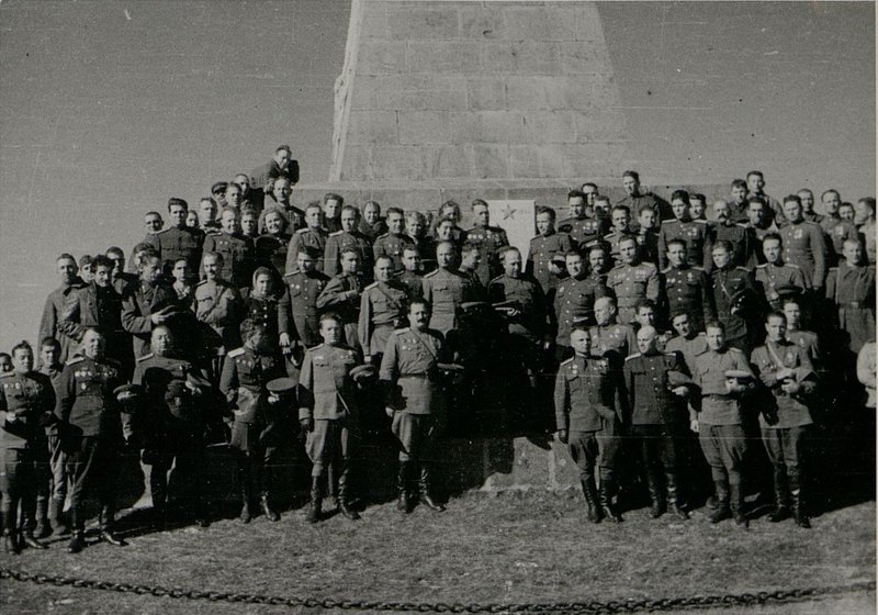 Фотография: Установление мемориальной доски у памятника русским воинам на Шипке
