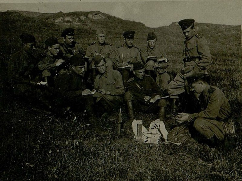 Image: In the picture: Classes of the political staff on the study of mines. The lesson is conducted by Captain Fedotchenko in the presence of the commander of the battalion, Major Trusov