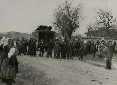 Фотография: Марш по земле Болгарии сентябрь 1944 г.