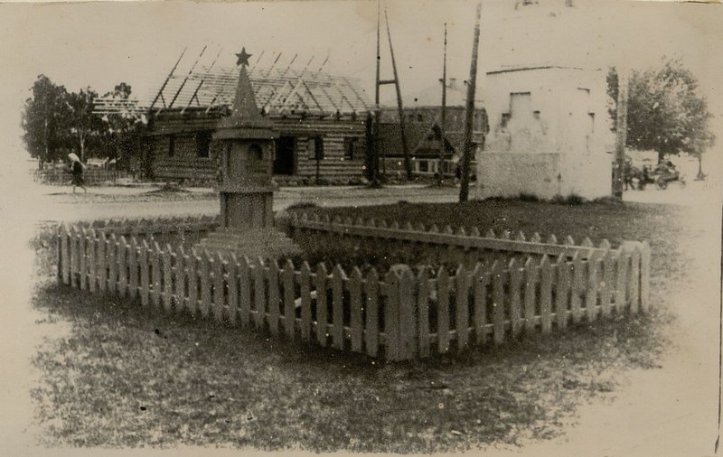 Image: War burial, Vileyka, Freedom Square