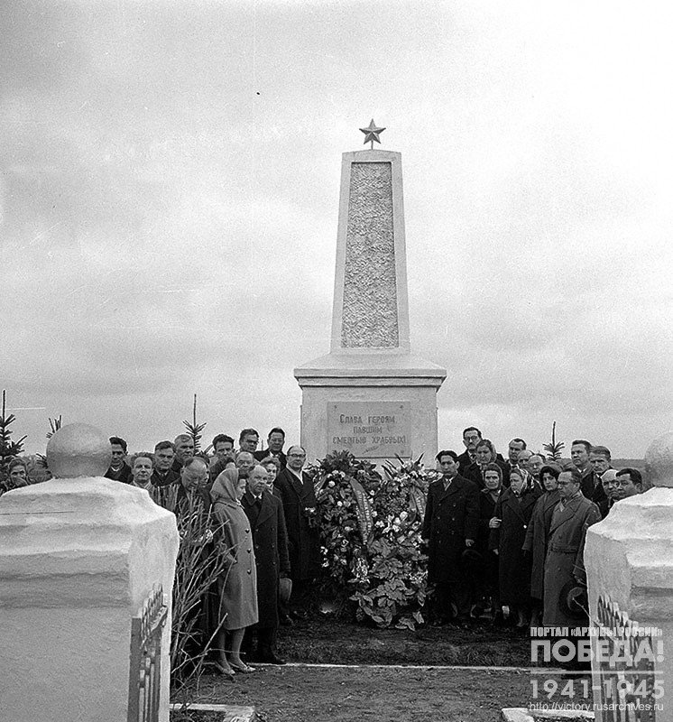 Laying of wreaths to the monument to the Heroic Panfilov's Twenty-Eight Guardsmen in Dubosekovo